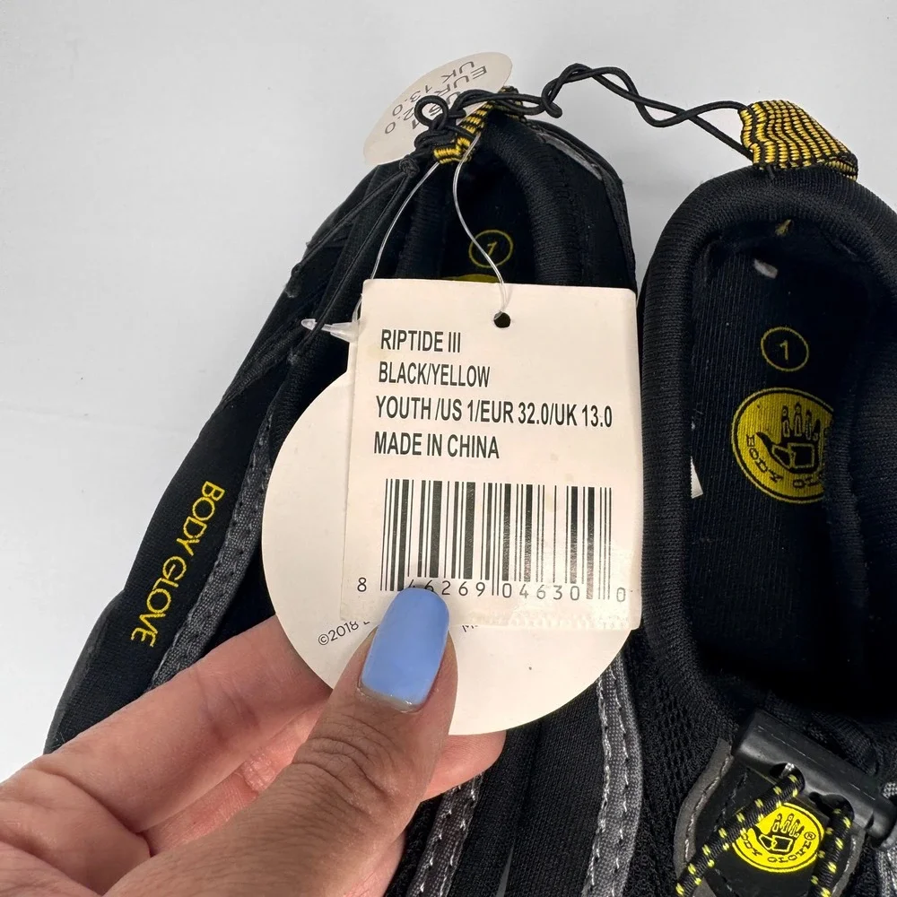 NWT Body Glove Riptide III Youth Water Shoes Black Yellow Size 1 Aqua Shoes